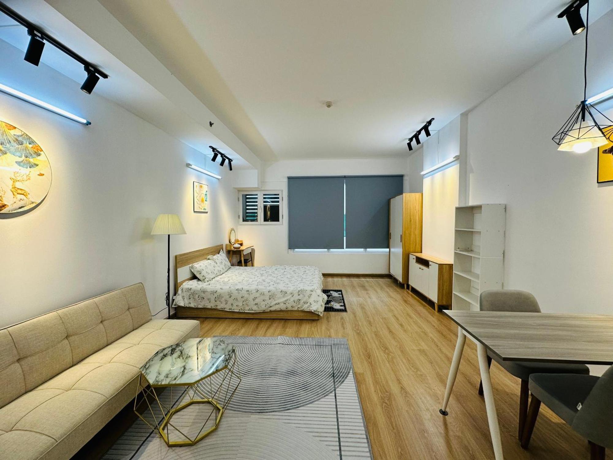 Charmington La Pointe - Luxury District 10 Căn hộ *